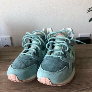 Sage Asics GEL LYTE V - almost new condition